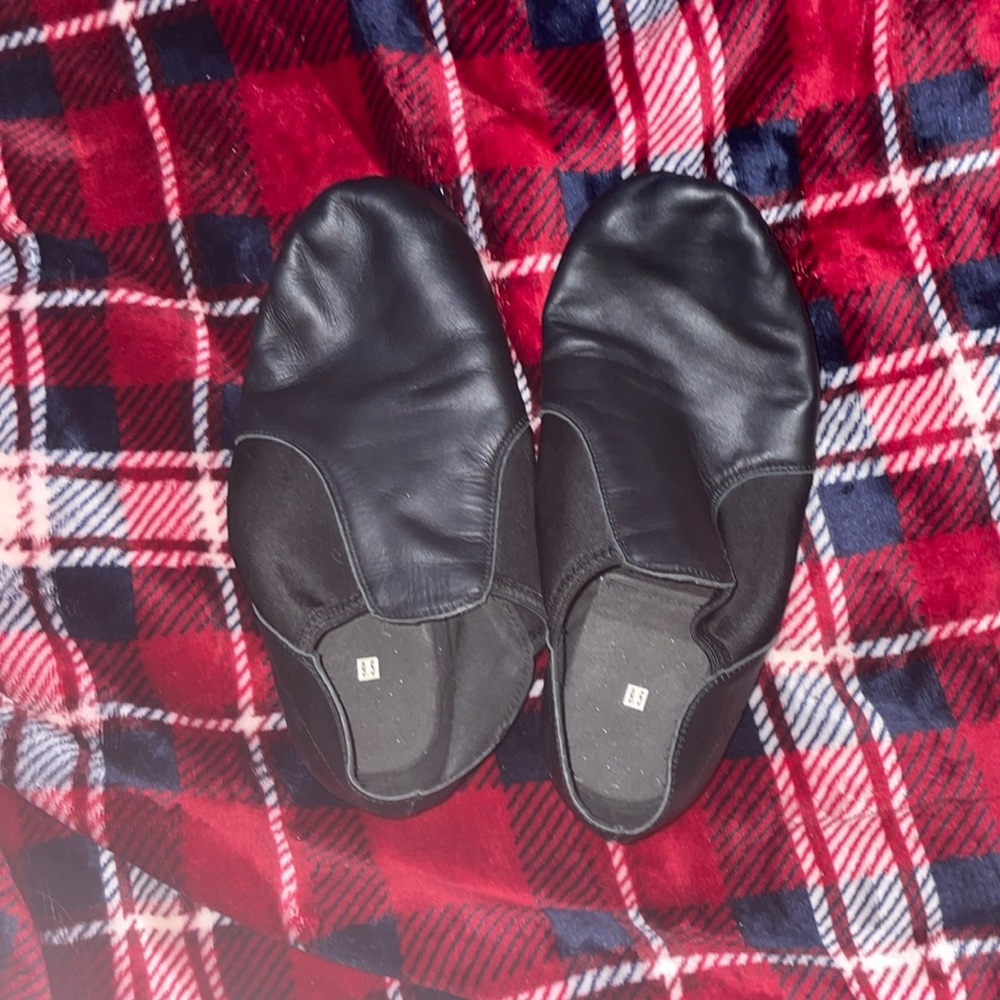 size 9.5 black jazz shoe